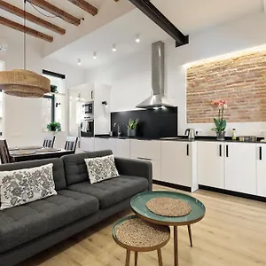 apartamento-jadisa.topbarcelonahotels.com/